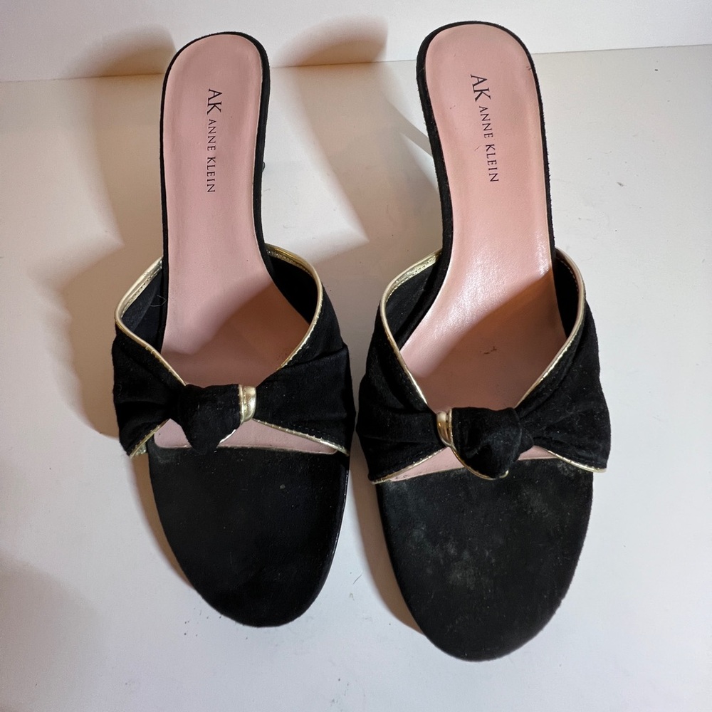 Anne Klein black suede slip on mules size 8M
